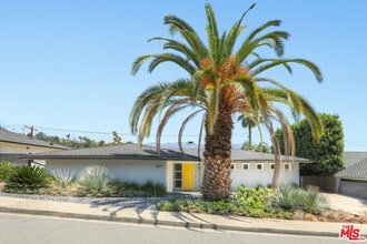 Building Photo - 150 Anita Dr