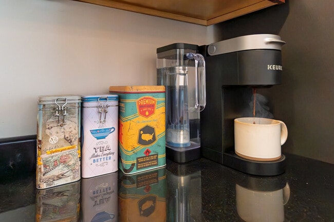 Building Photo - 99 W Circular St