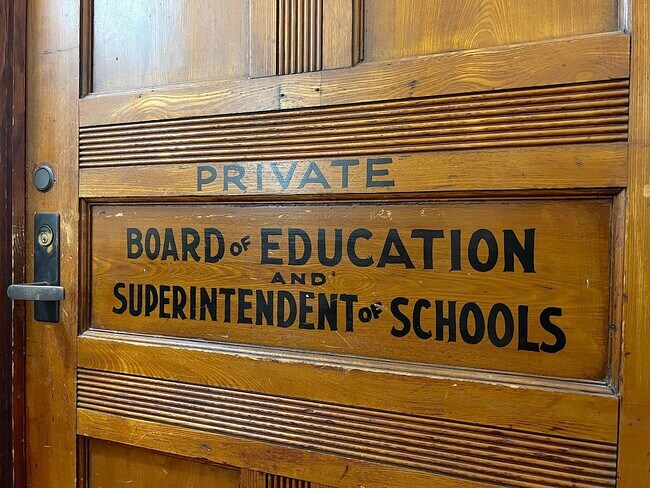 Building Photo - 27 Hillside Pl