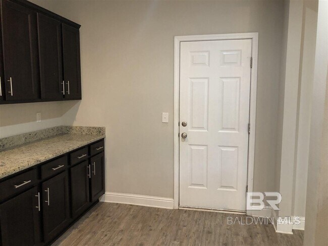 Building Photo - 23738 Havasu Dr