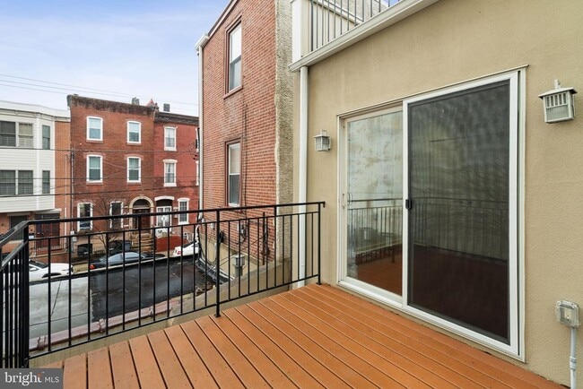Building Photo - 765 S 15th St