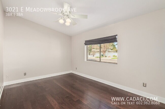 Building Photo - 3021 E Meadowbrook Ave