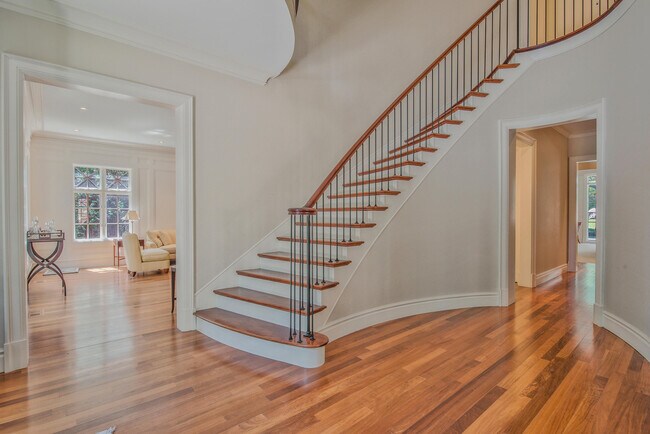 Building Photo - 200 Aspen Rd