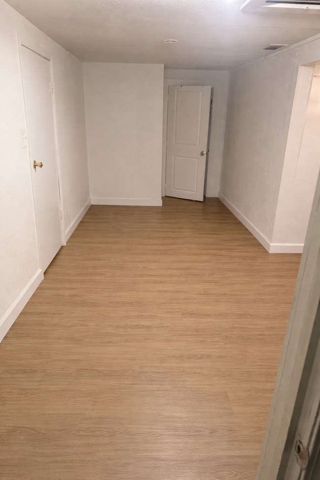 Building Photo - 415 S Lafond Rd