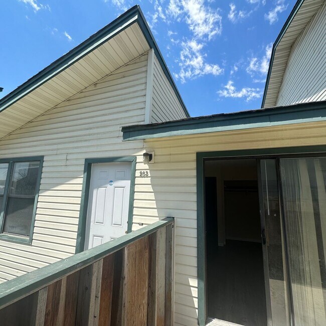Building Photo - 281 Quail Wy