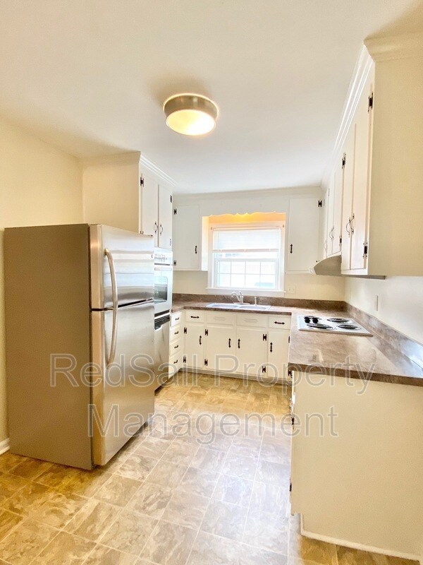 Building Photo - 729 Milton Dr