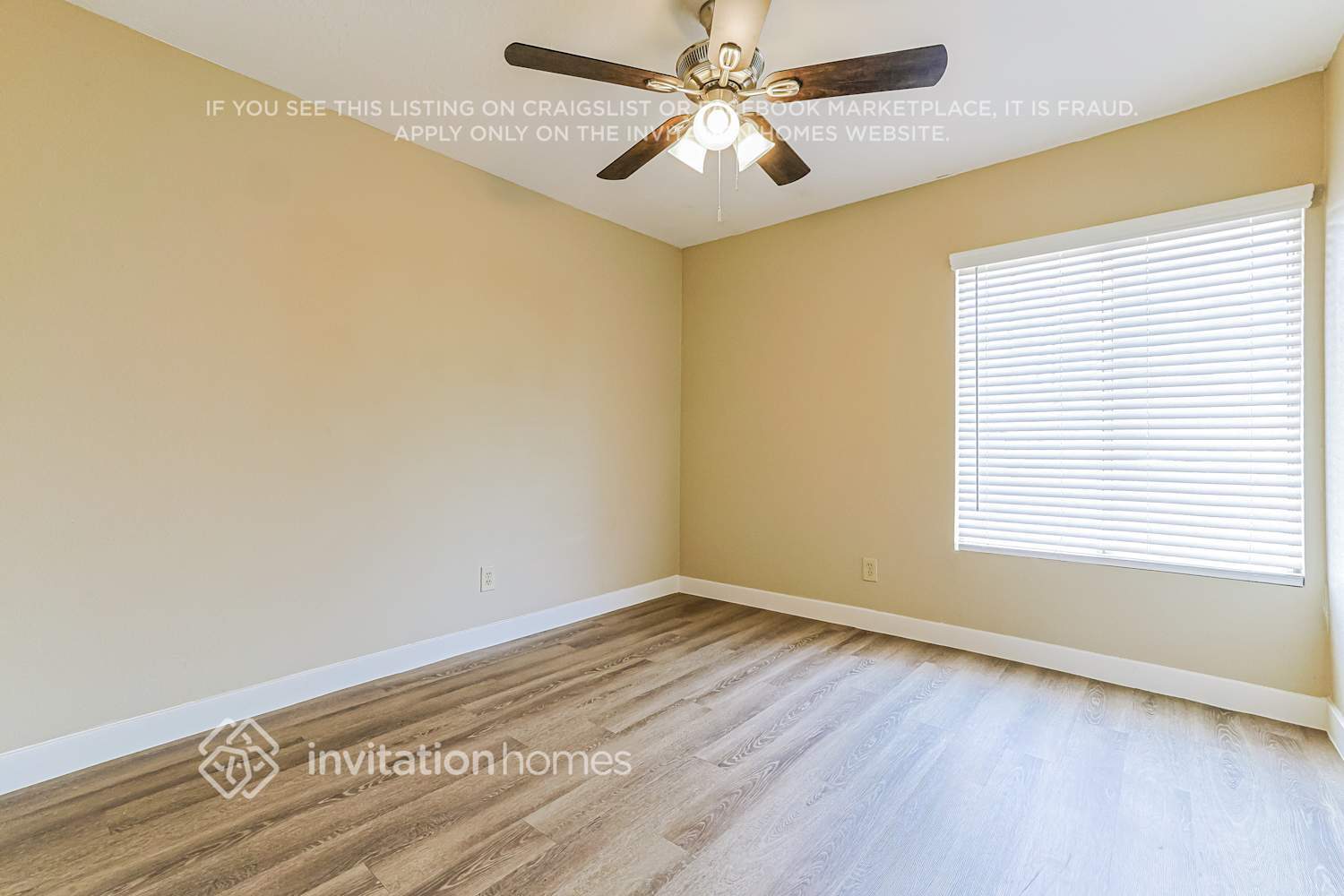 Building Photo - 1534 W Nopal Ave