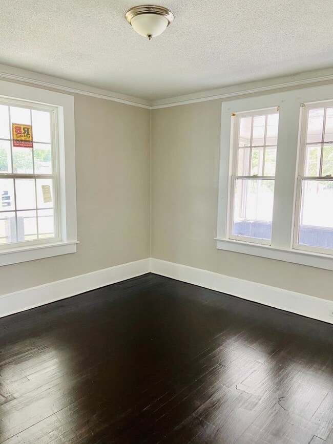 Building Photo - 4/2 home for rent! $1350