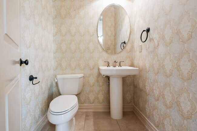 Building Photo - 2014 Flower Garden Ln