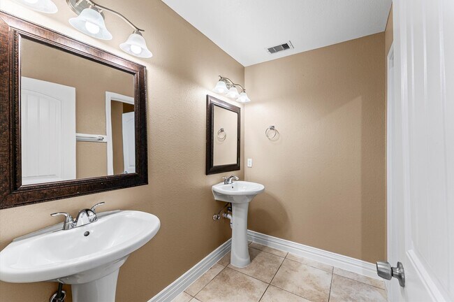 Building Photo - 3611 Wyoming St