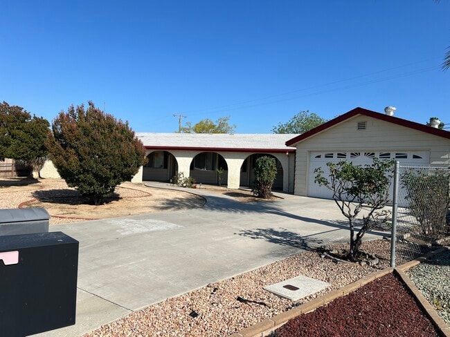 Building Photo - 43749 Mable Ct