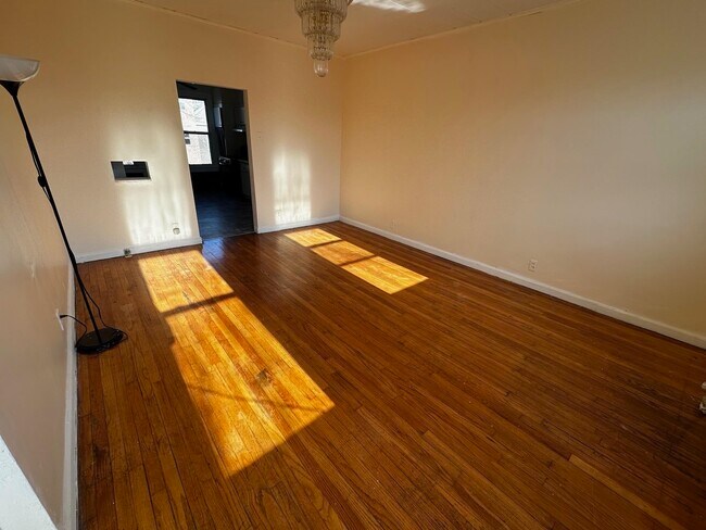 Building Photo - 28 Lincoln St