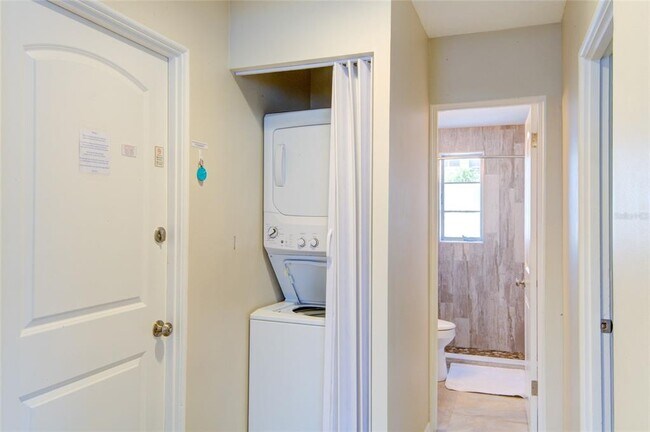 Building Photo - 1887 Hyde Park St