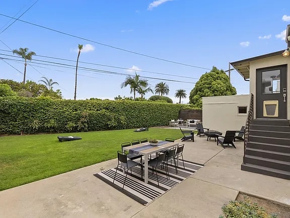 Building Photo - 4825 Biona Dr