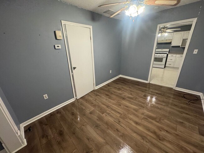 Building Photo - 7602 Wentworth Ave