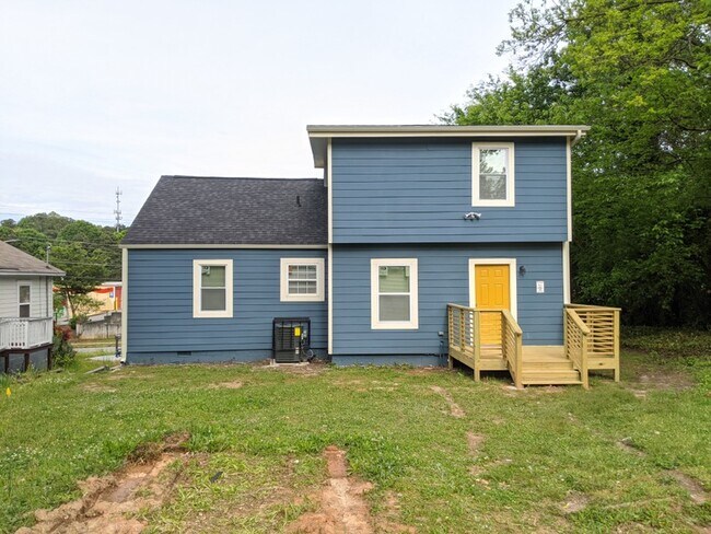 Building Photo - 2861 Forrest Hills Dr SW