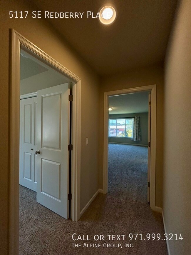 Building Photo - 5117 SE Redberry Pl