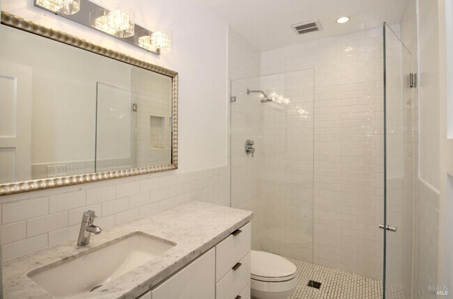 Building Photo - 19 Bayview Terrace