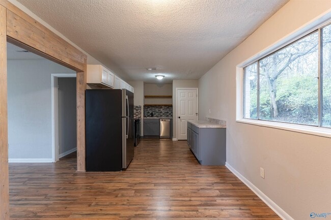 Building Photo - 112 Wilkenson Dr NE