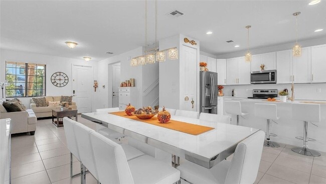 Building Photo - 304 NW 36th Ave