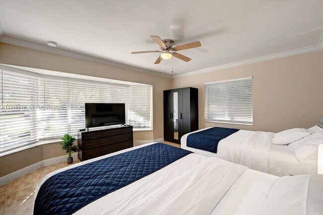 Building Photo - 825 Harrison St