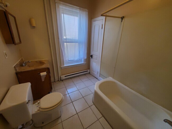 Building Photo - 638 2nd1