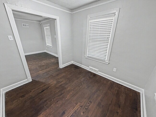 Building Photo - 987 Parkhaven Ln