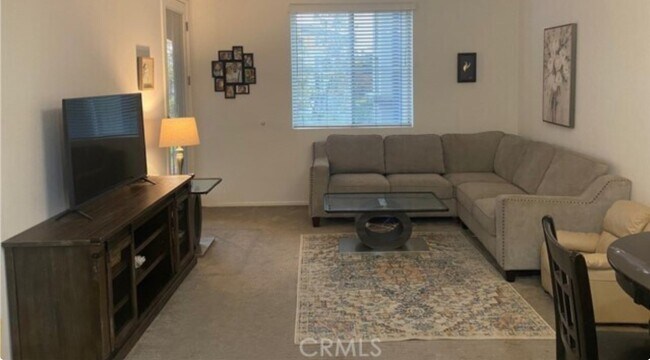 Building Photo - 1362 Scholarship