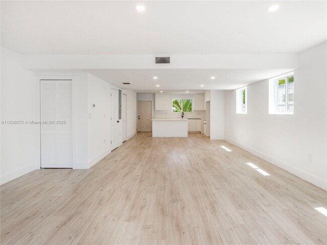 Building Photo - 2039 NE 172nd St