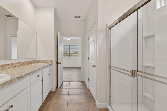 Building Photo - 10552 SW Toren Wy