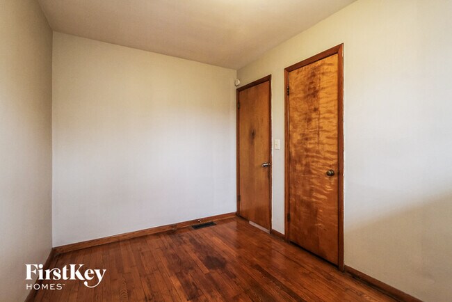 Building Photo - 1317 Hathaway Dr