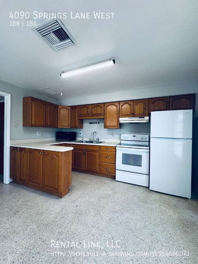 Building Photo - 4090 Springs Ln