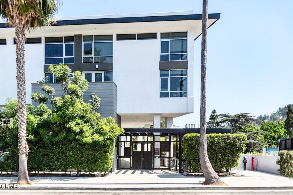 Building Photo - 4111 Sunset Blvd