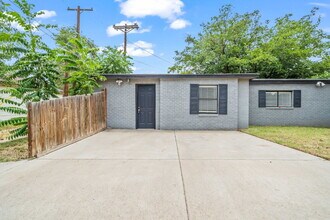 Building Photo - Two Bedroom Apartment in Tech Terrace