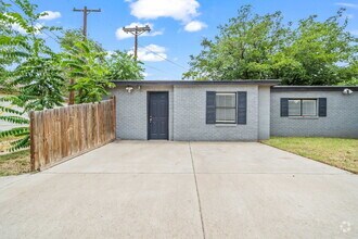 Building Photo - Two Bedroom Apartment in Tech Terrace