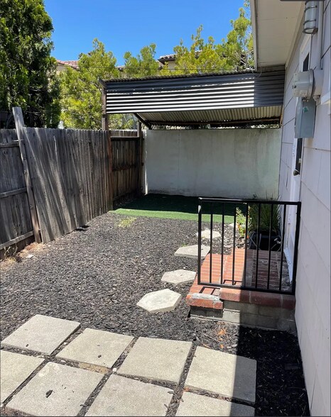 Building Photo - 555 S Indian Hill Blvd