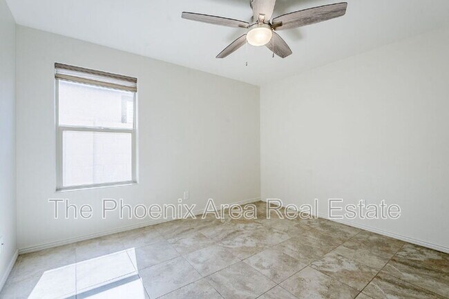 Building Photo - 3947 E Constitution Dr
