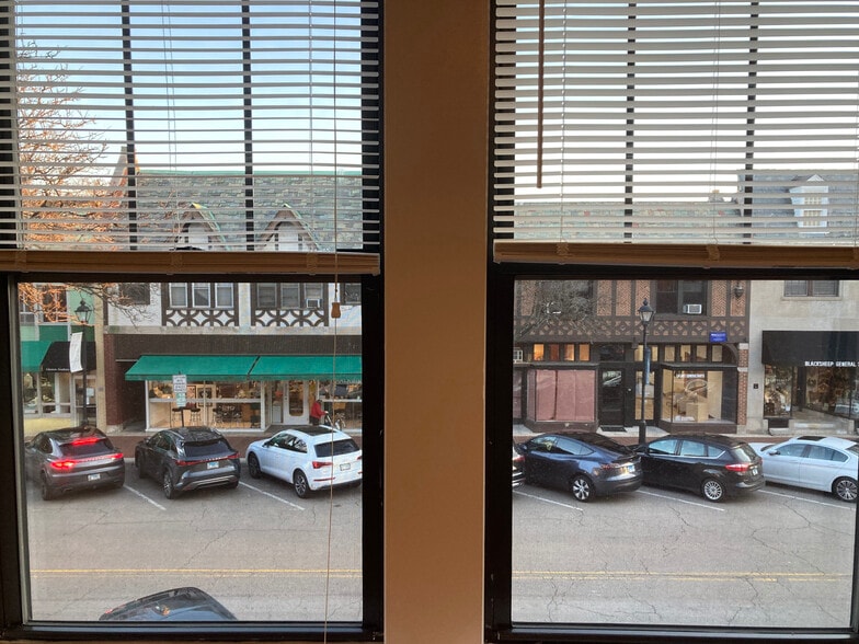 Building Photo - 338 Tudor Ct