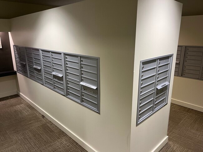 Building Photo - 841 S Gaines St