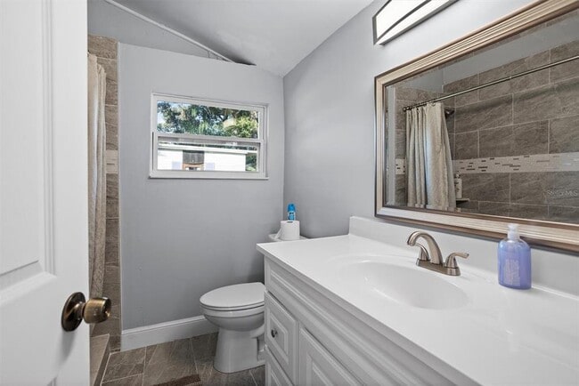 Building Photo - 1571 S Myrtle Ave