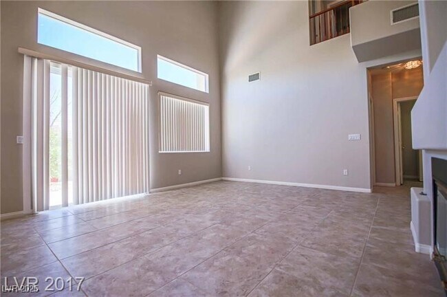 Building Photo - 348 Lakewood Garden Dr