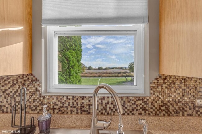 Building Photo - 24525 Champion Dr