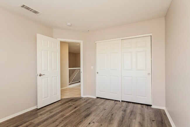 Building Photo - 9147 N 73rd Ln