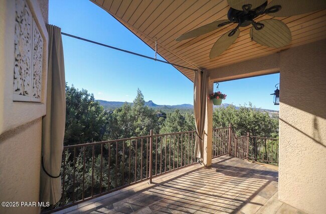 Building Photo - 270 Long