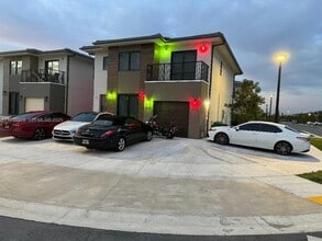 Building Photo - 1152 NW 2nd St