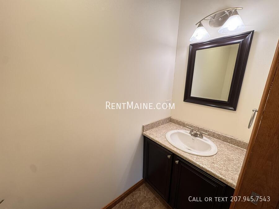 Building Photo - 208 Western Ave