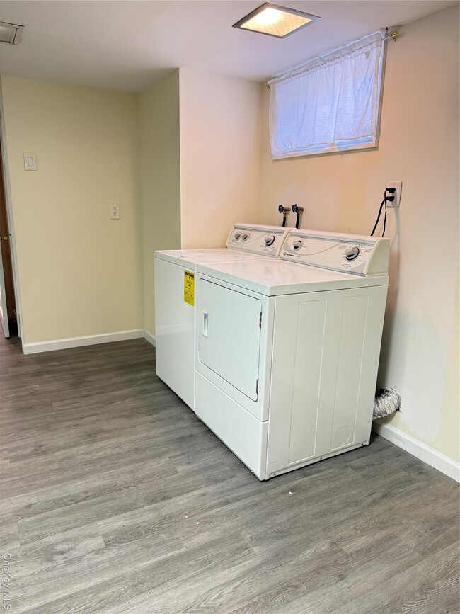 Building Photo - 660 S 10th St