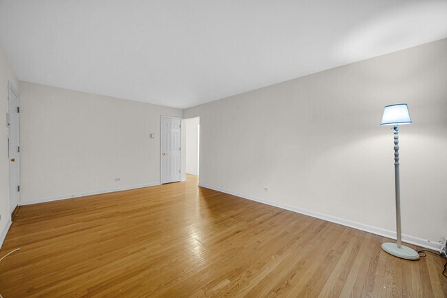 Building Photo - 2342 W 111th St
