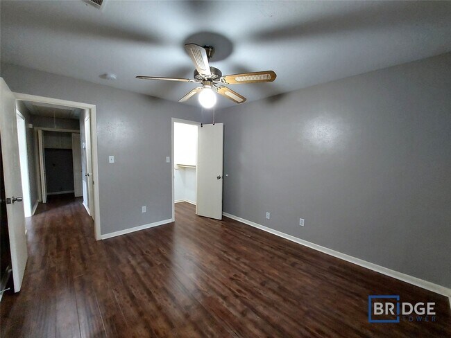 Building Photo - 1611 Hazelwood St