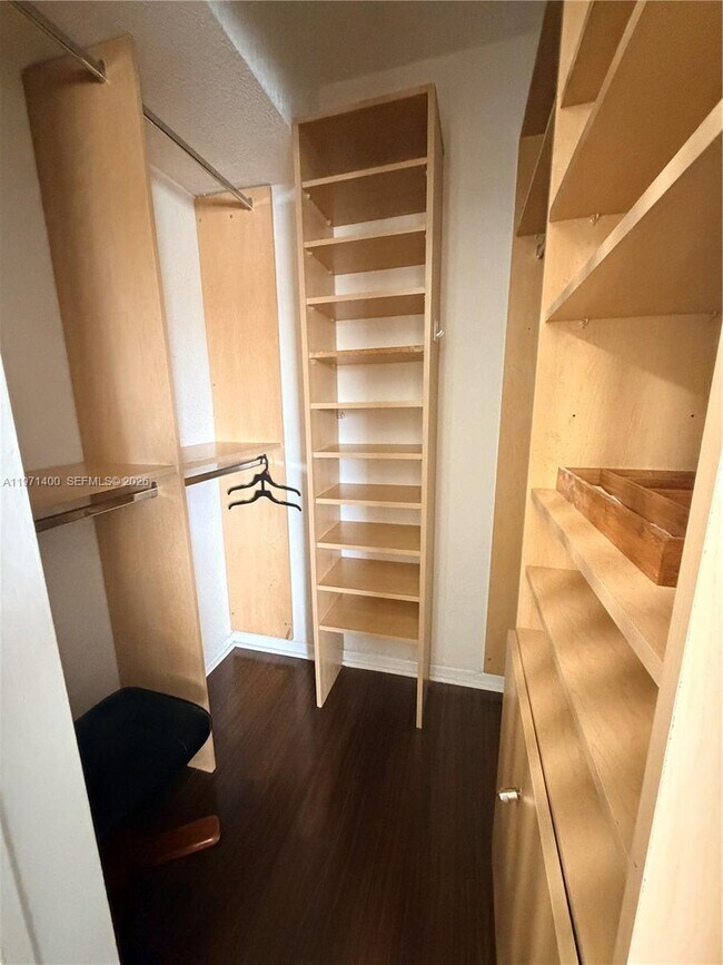 Building Photo - 7430 Miami Lakes Dr